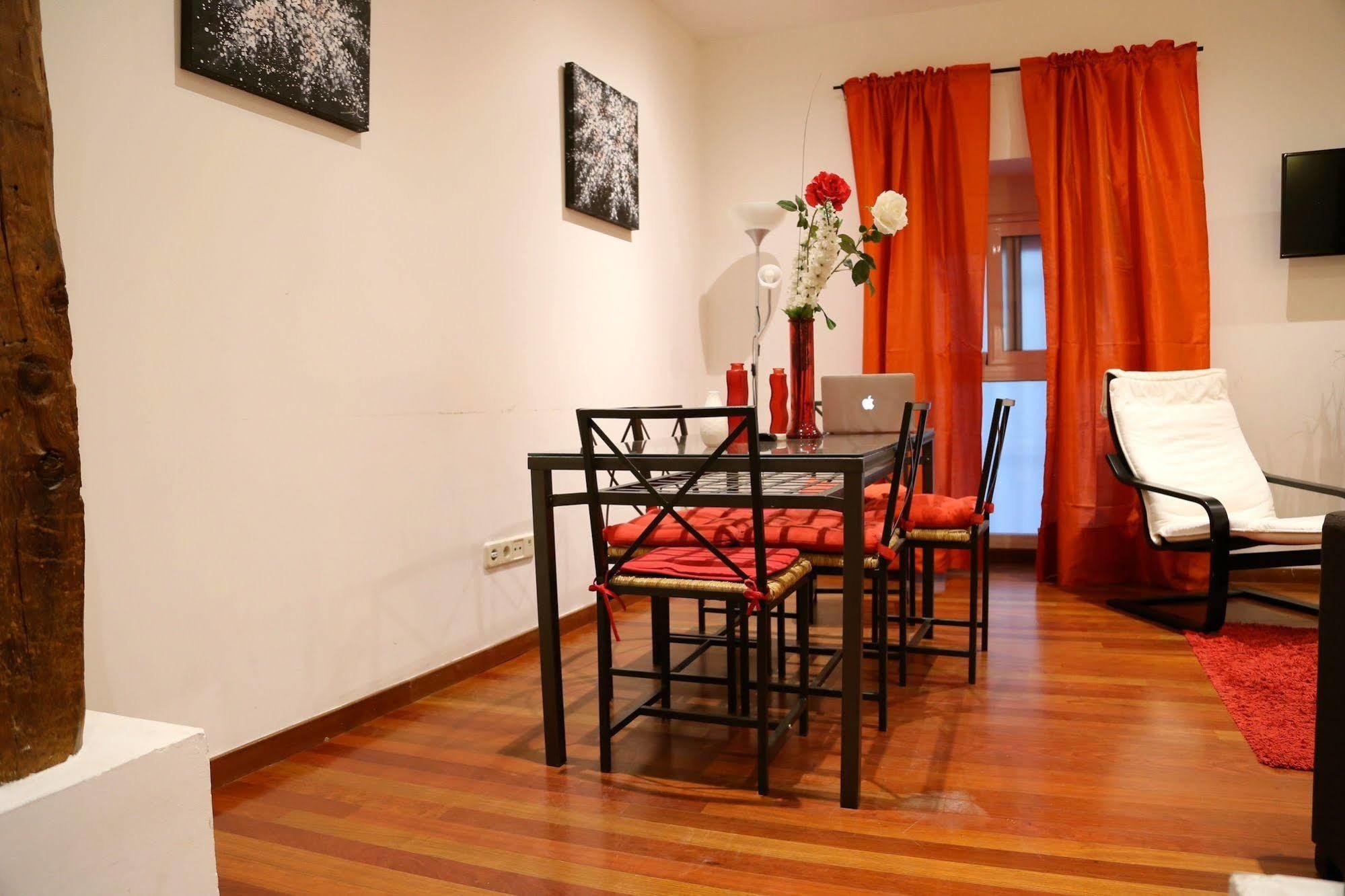 Prado Apartments Madryt Zewnętrze zdjęcie