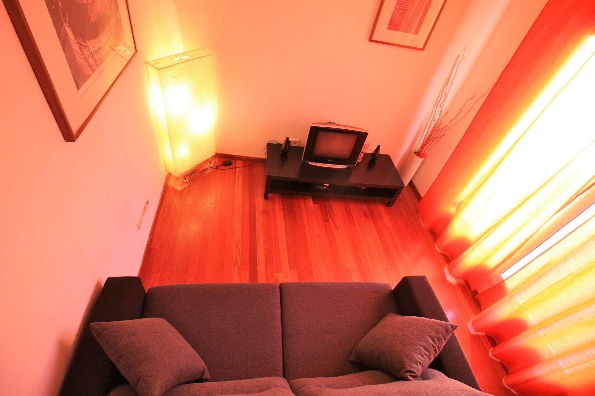 Prado Apartments Madryt Zewnętrze zdjęcie