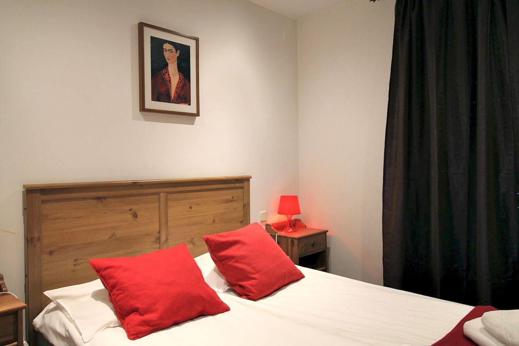 Prado Apartments Madryt Zewnętrze zdjęcie