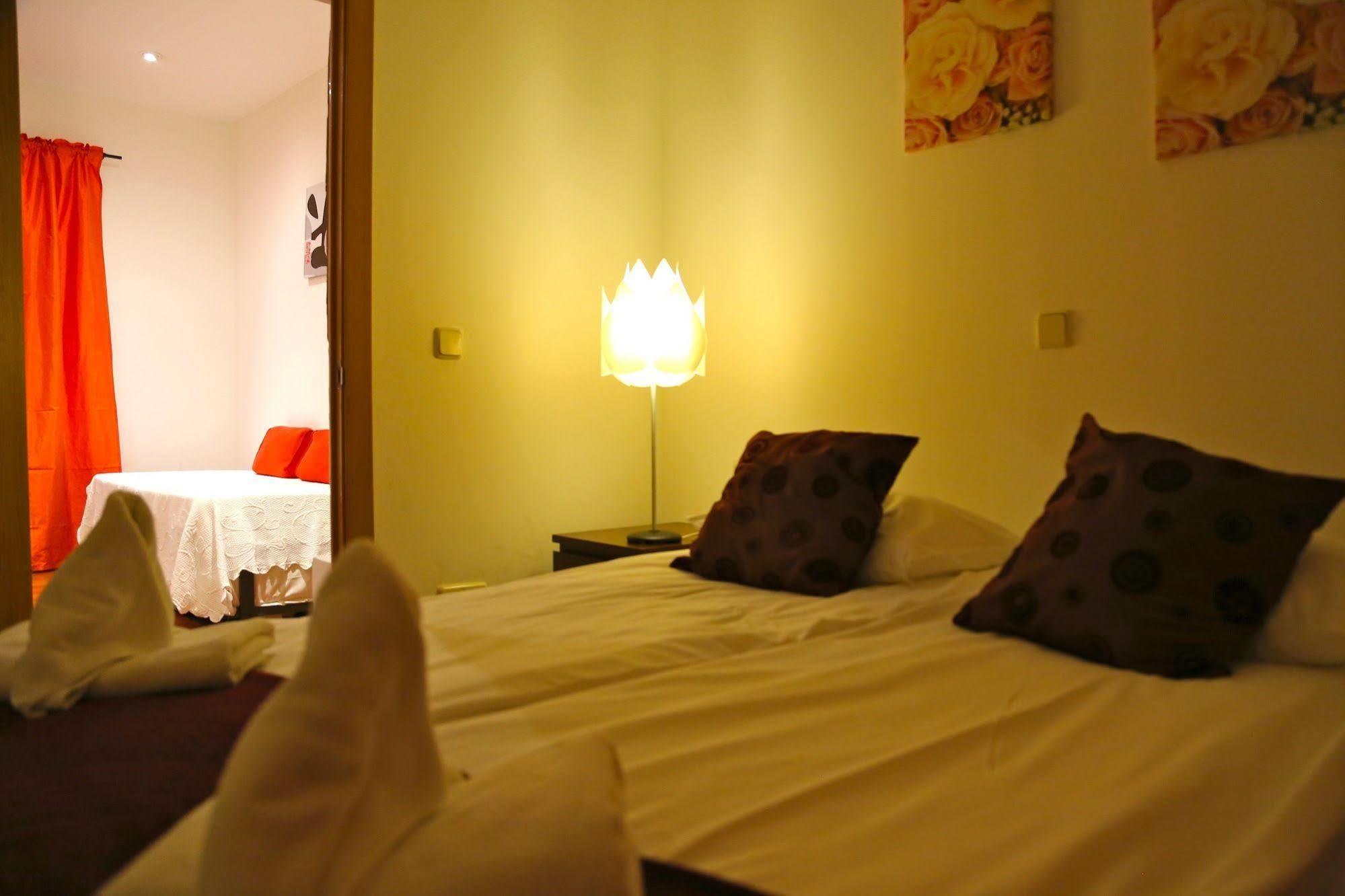 Prado Apartments Madryt Zewnętrze zdjęcie
